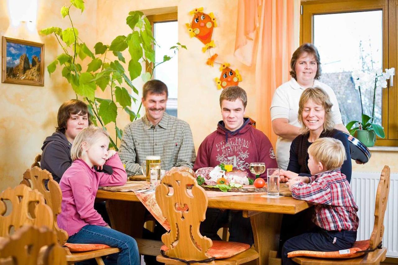 Rhoener Landhotel Haus Zur Wasserkuppe Ehrenberg  Extérieur photo